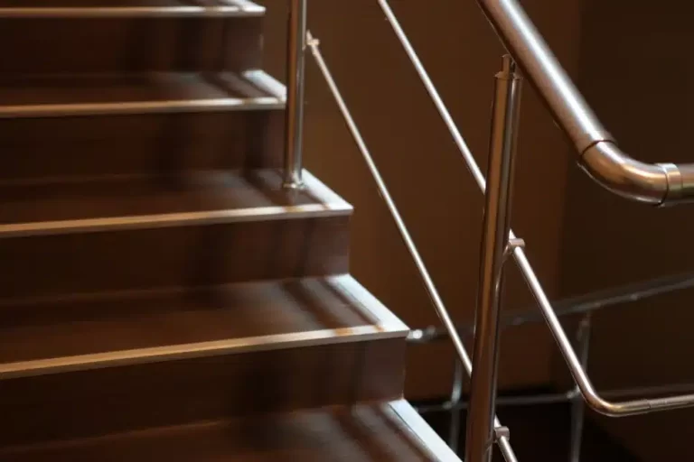 จมูกบันได คืออะไร ควรเลือกแบบไหนดี