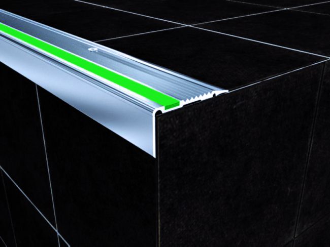 Aluminium Safety Stair Nose With illuminating Alusite
