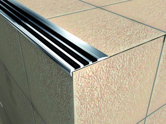 Aluminium Safety Stair Nose With Anti Slip Alusite