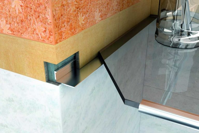 Straight Trim Alusite